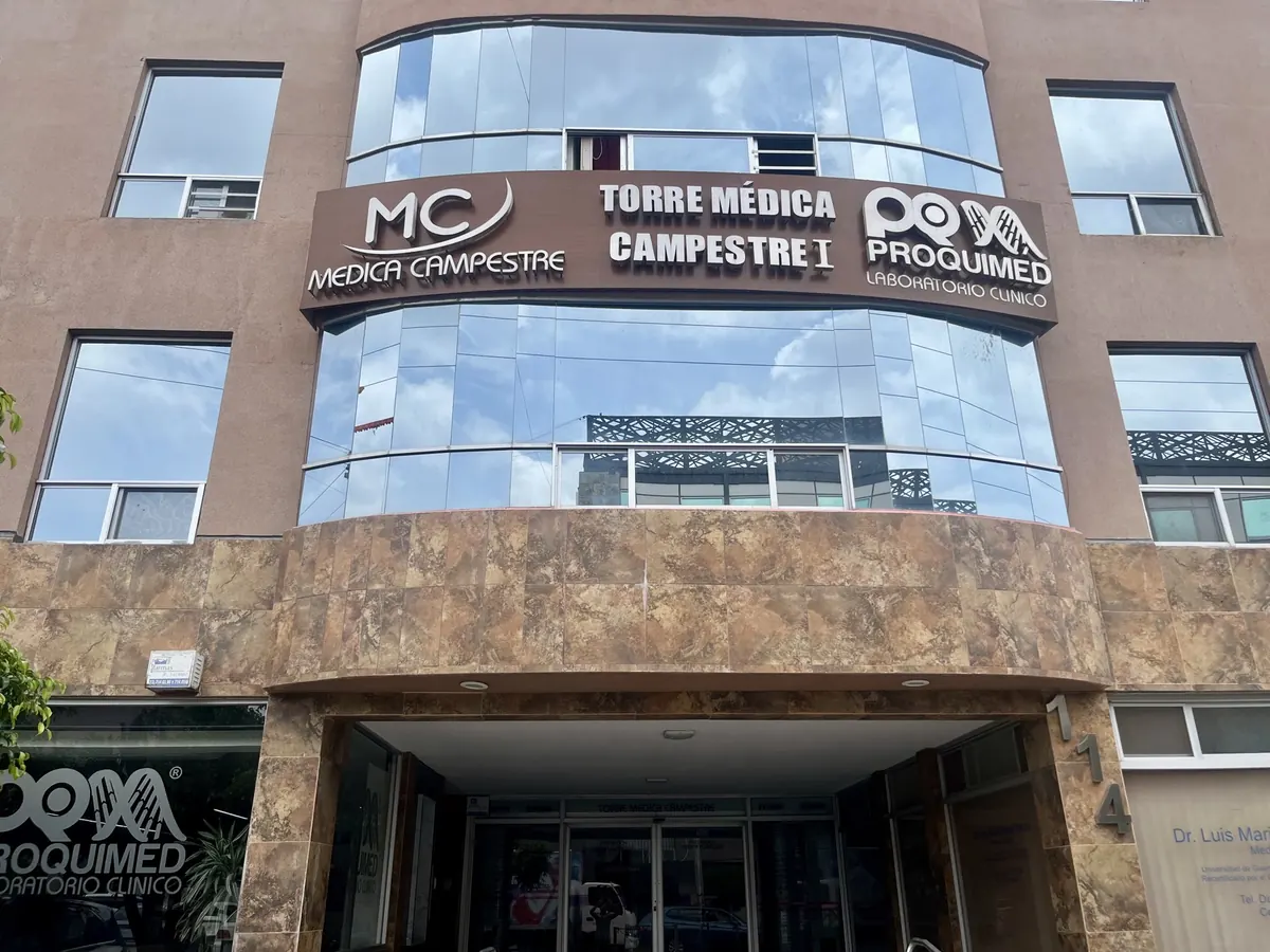 Fachada de Torre Médica Campestre I, donde consulta el Dr. Daniel Mora, León, Guanajuato